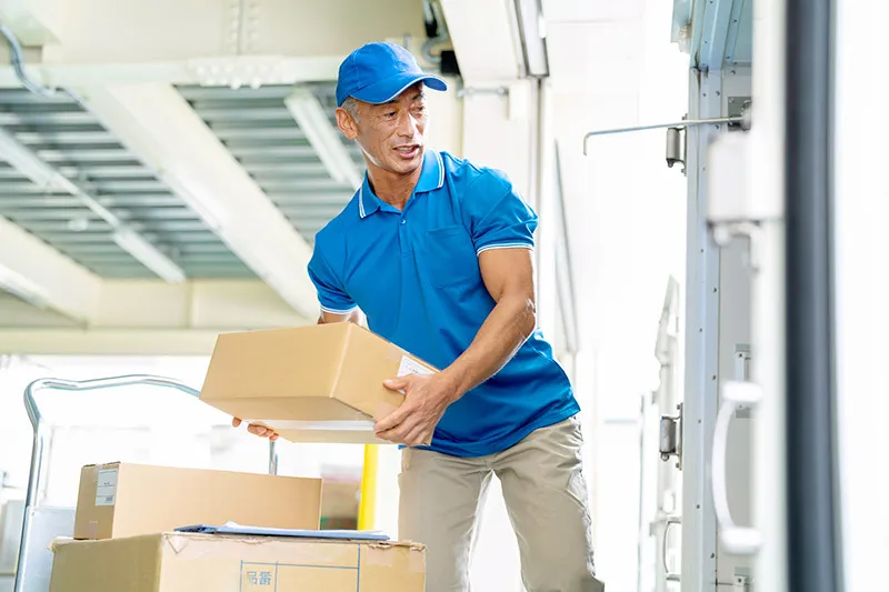 迅速に荷物をお届けするサービス
